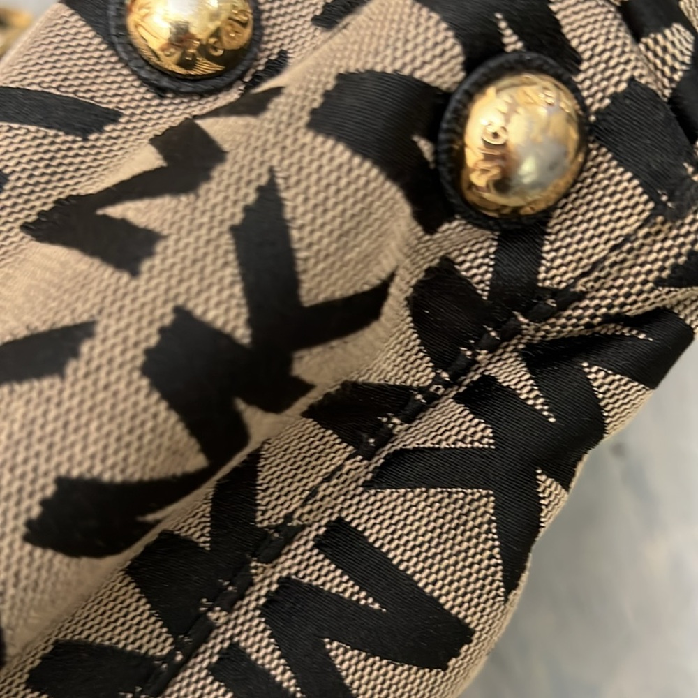Michael Kors purse - Picture 9 of 10